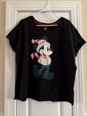 EUC Women's Disney Mickey Mouse Christmas Black T-shirt with sequins 1X